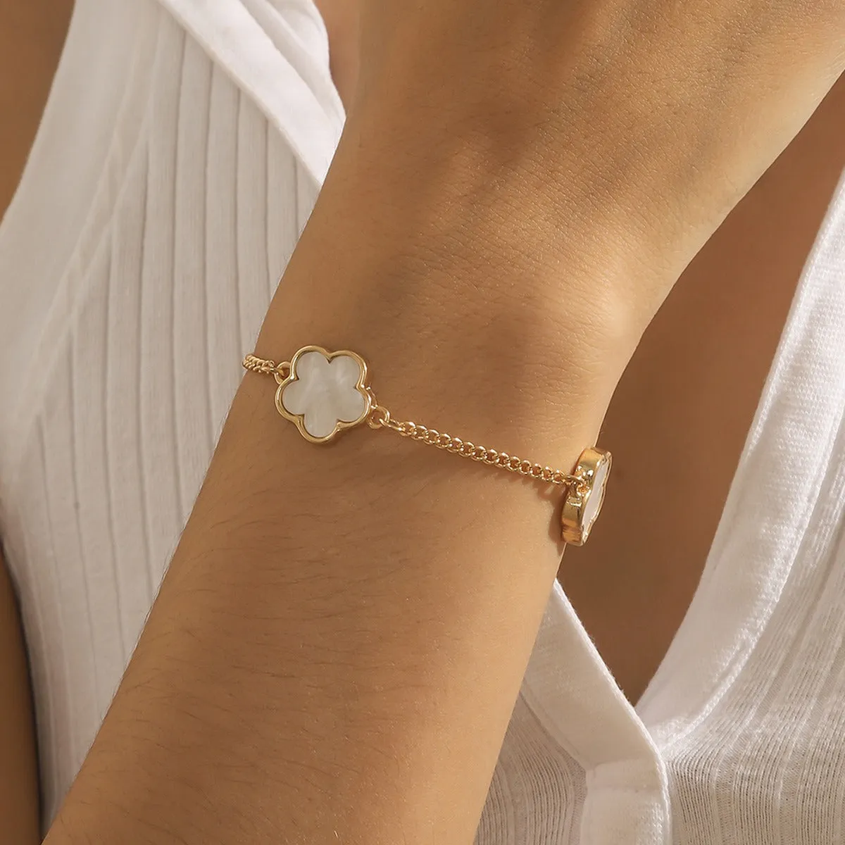 18K Gold Butterfly/Clover Design Exquisite Unique Bracelet