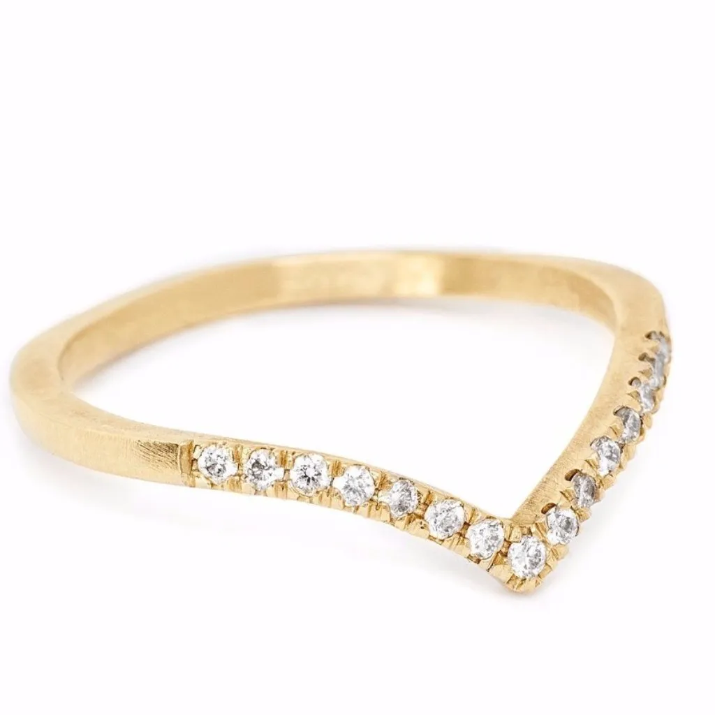 Aurora Arc Band with pave diamonds