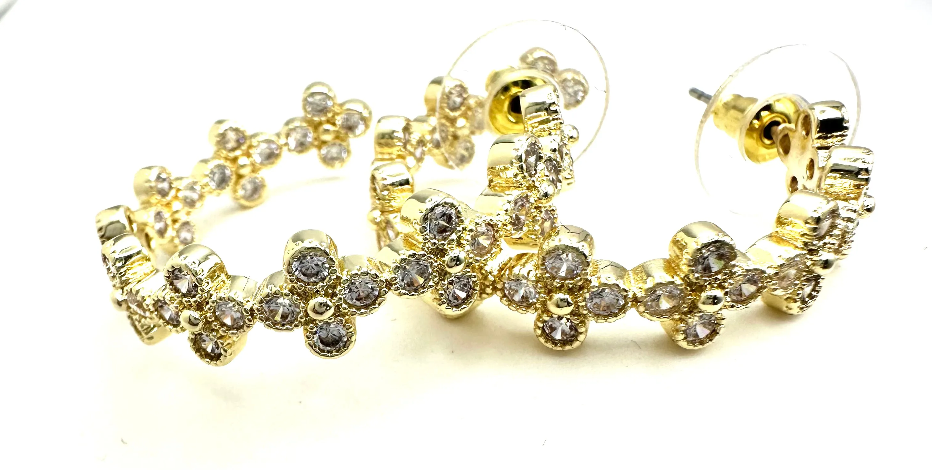 CZ Van Clover Hoop