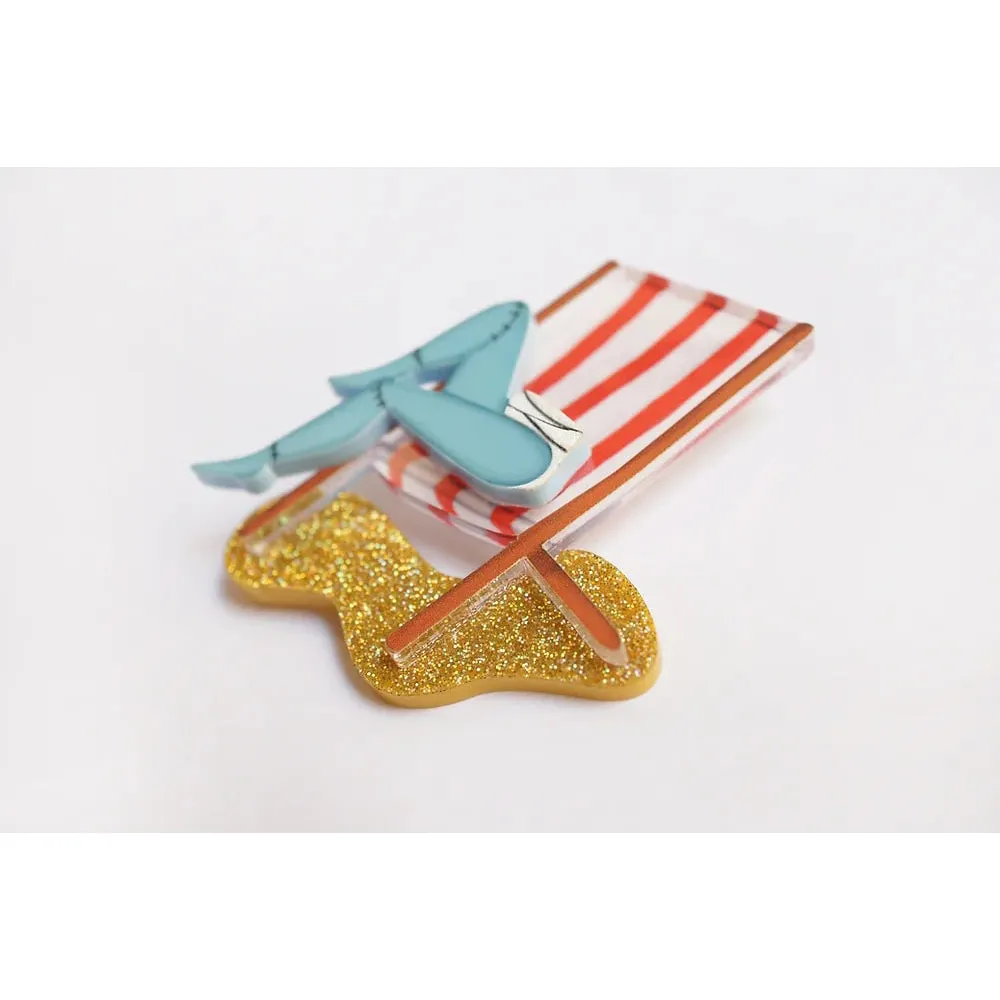 Elsa Sitting in Hammocks Brooches by Laliblue