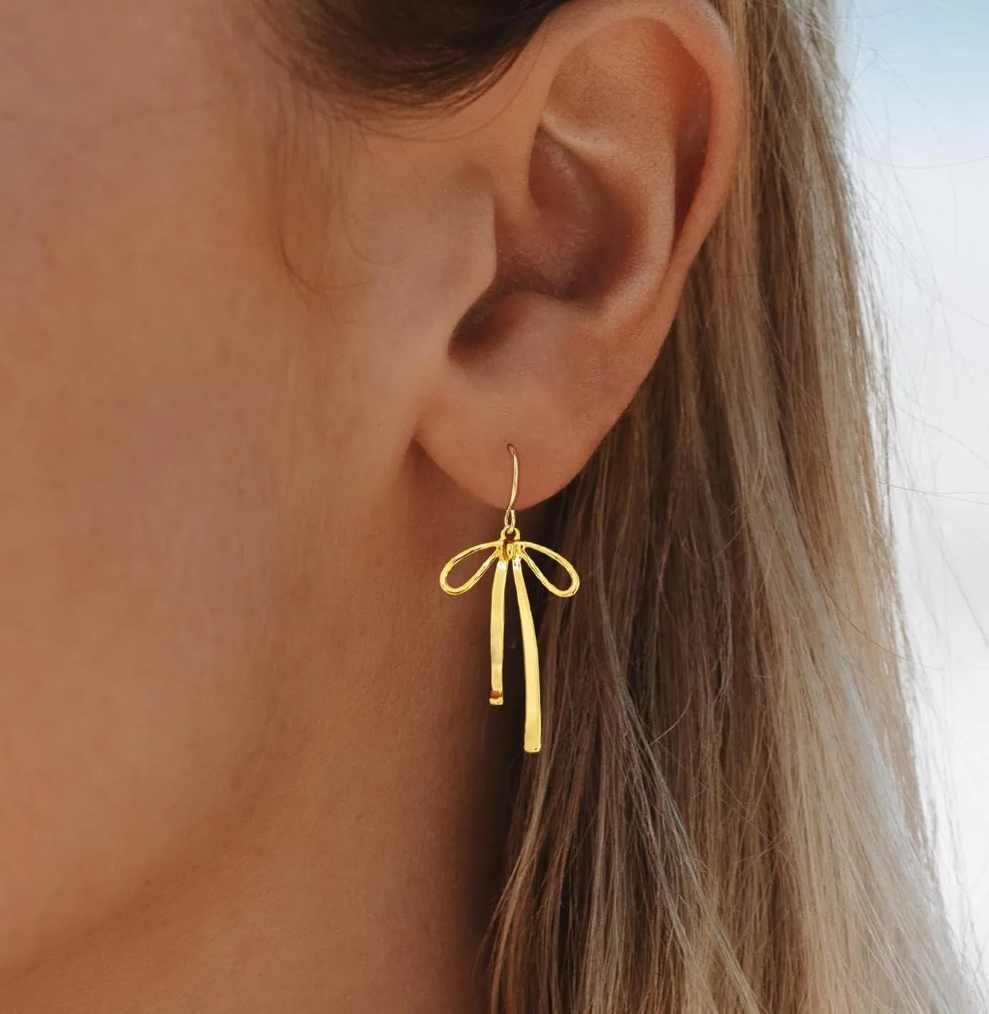 Gold Bow Earrings for Women Trendy, Cute Bow Stud Earring 14k Gold Plated Dainty Ribbon Pearl Bow Drop Dangle Earrings Hypoallergenic Gold Earrings Sparkly Christmas Earrings for Women Jewelry Gift