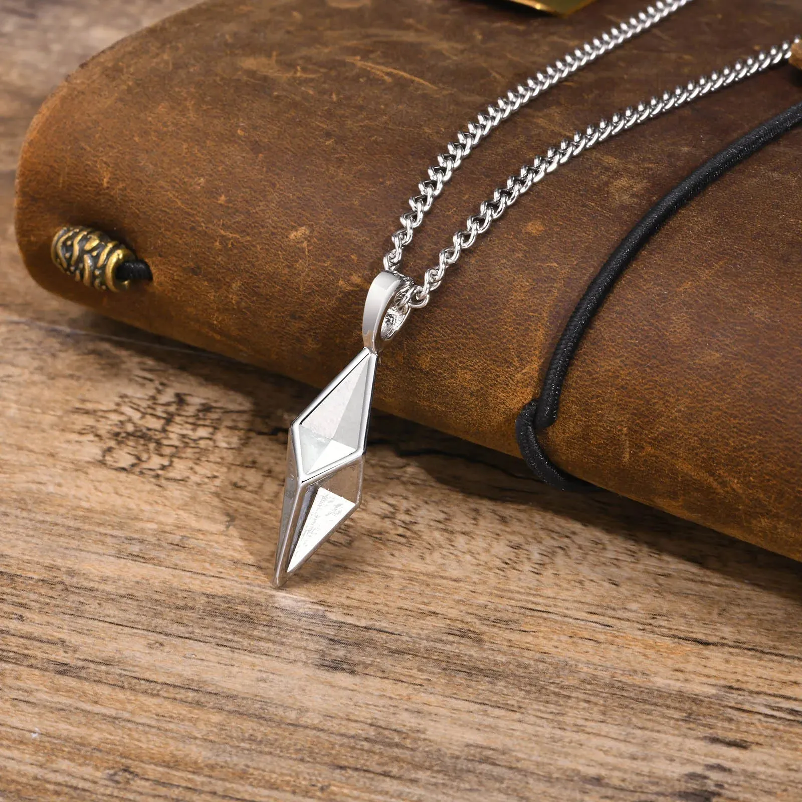 Mens Star 4-Pointed Necklaces,Waterproof Stainless Steel Geometric Pendant