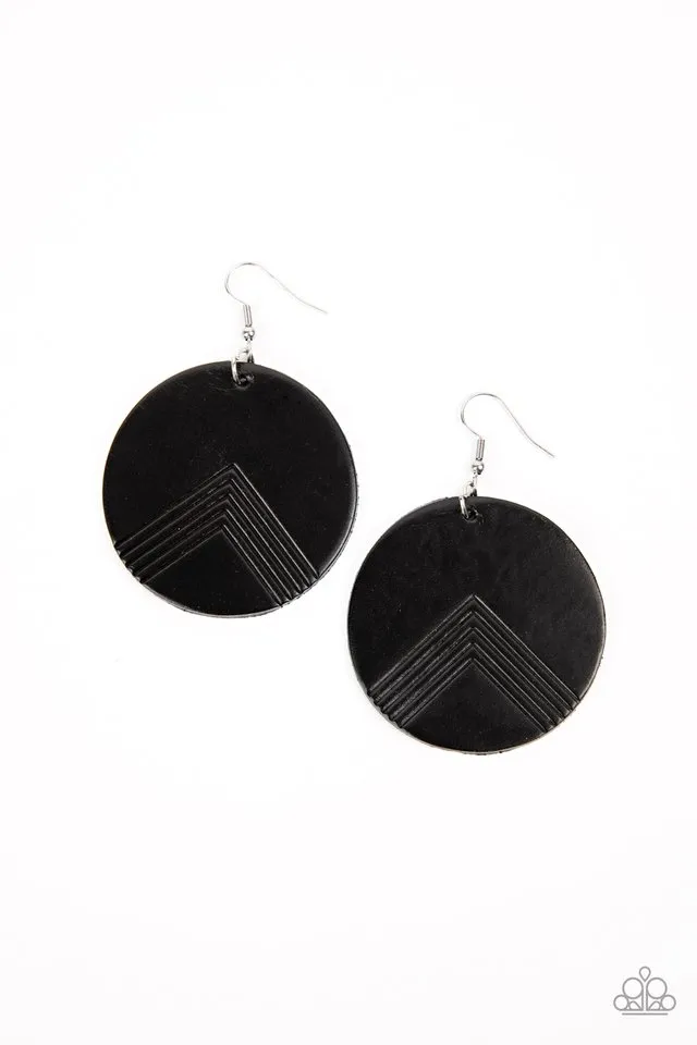 Paparazzi Earring ~ On the Edge of Edgy - Black
