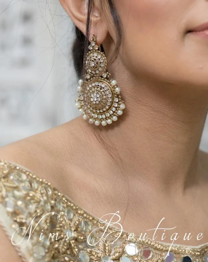 Royal Pearl Tikka Set (with earring chains)