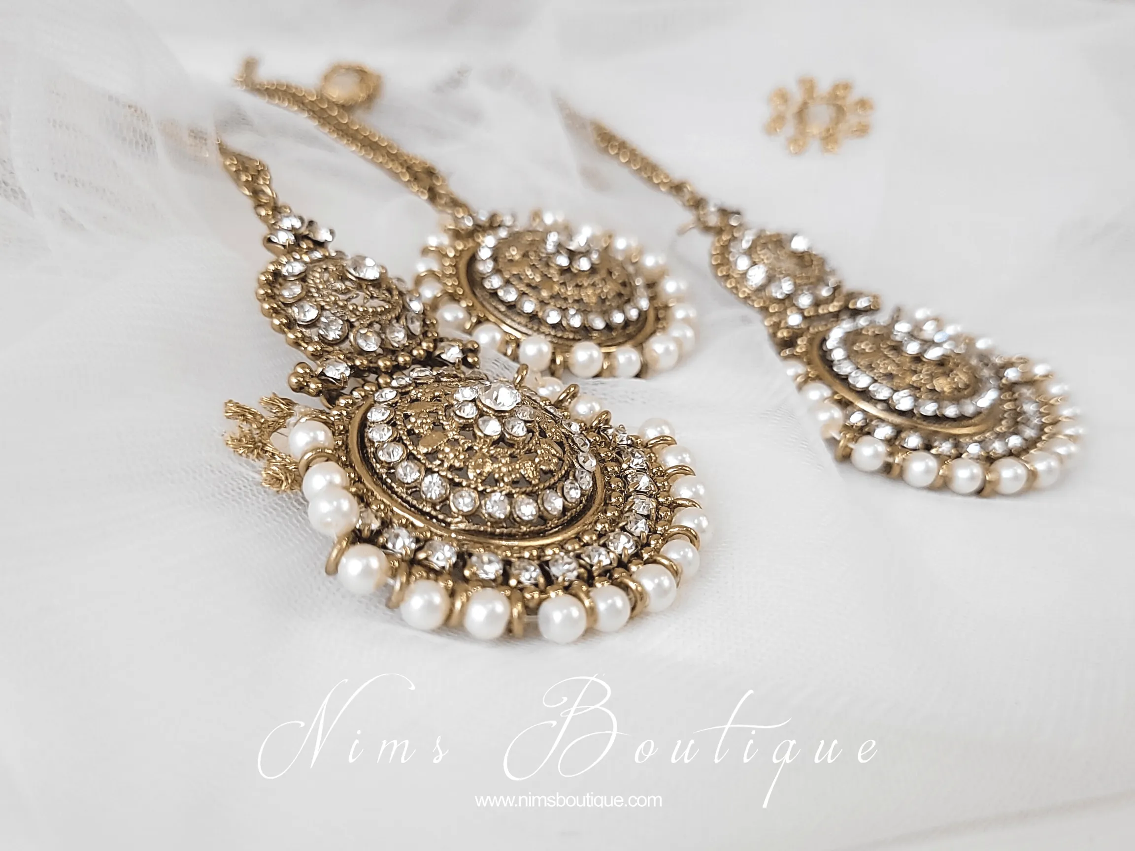 Royal Pearl Tikka Set (with earring chains)