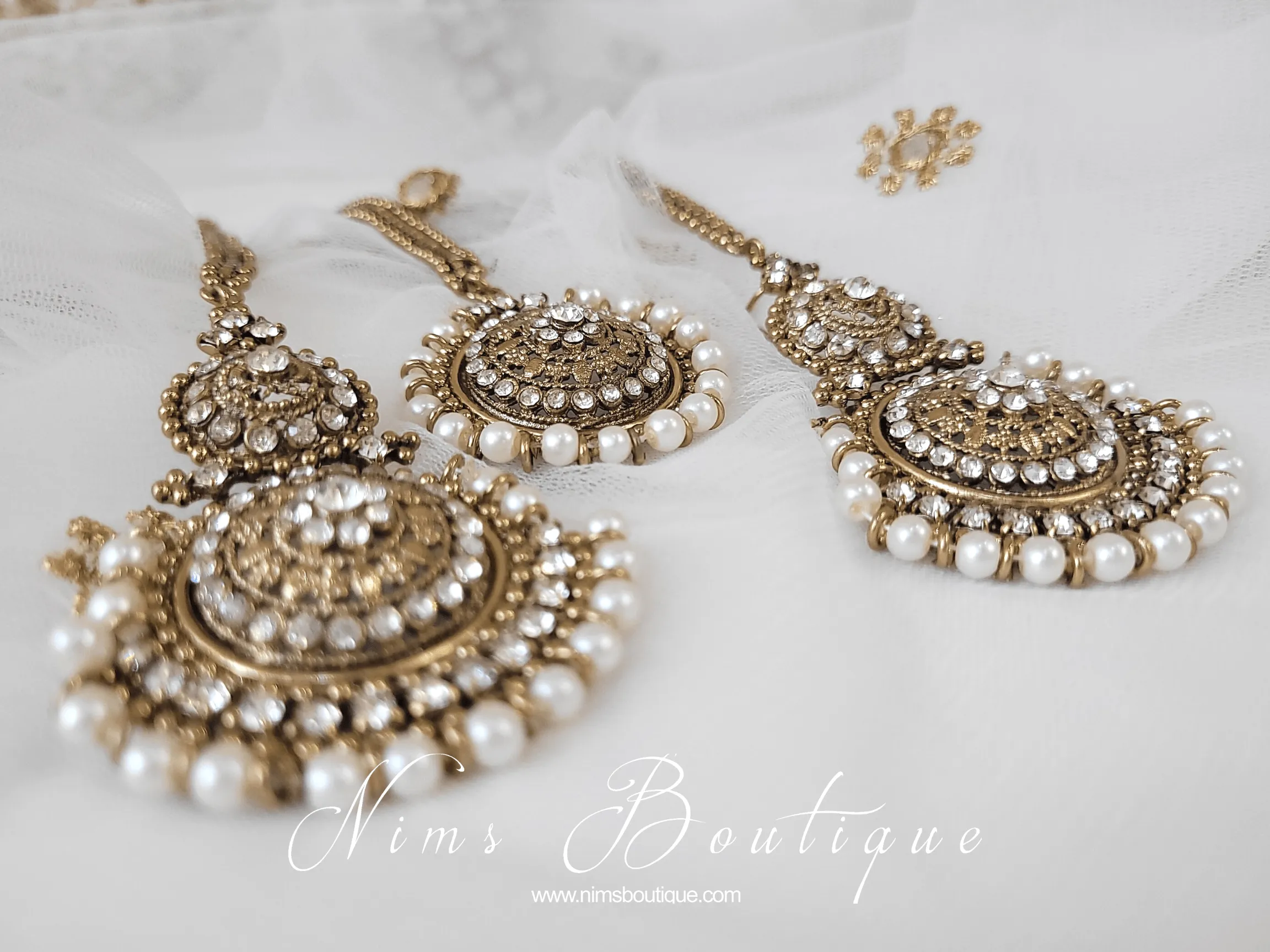 Royal Pearl Tikka Set (with earring chains)