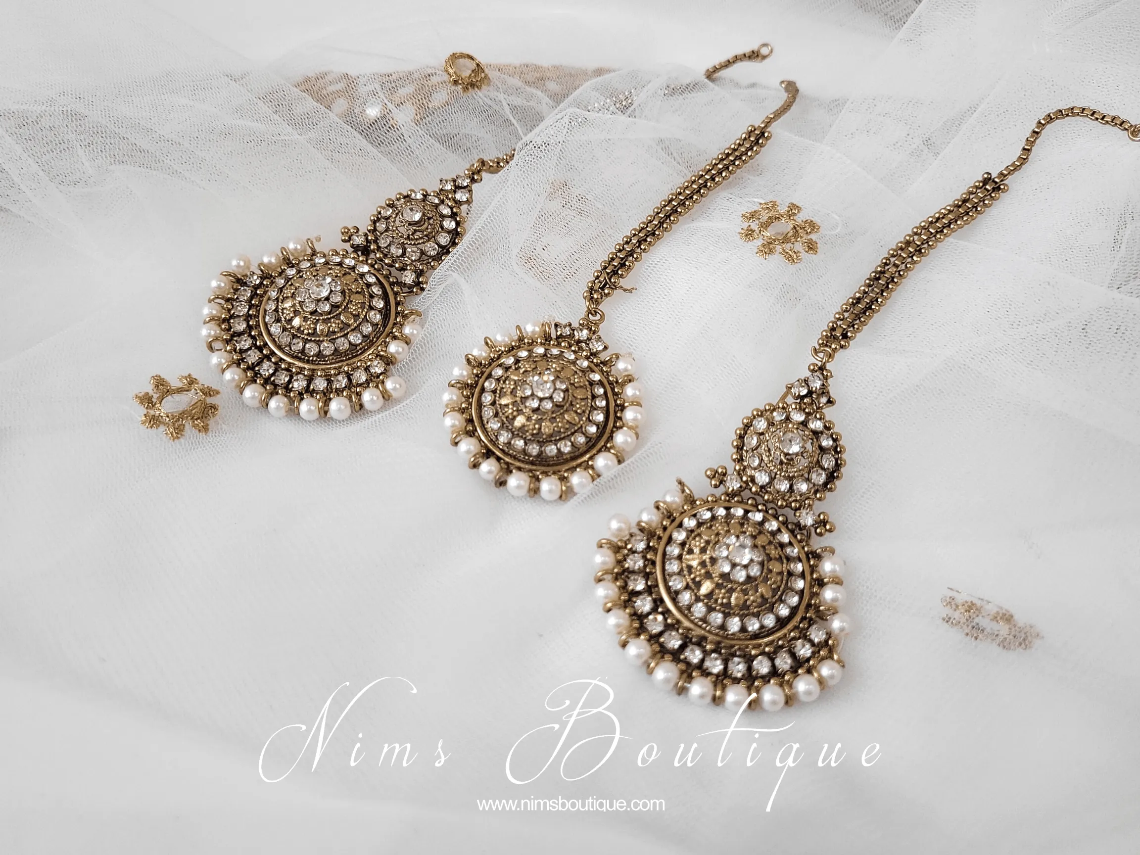 Royal Pearl Tikka Set (with earring chains)