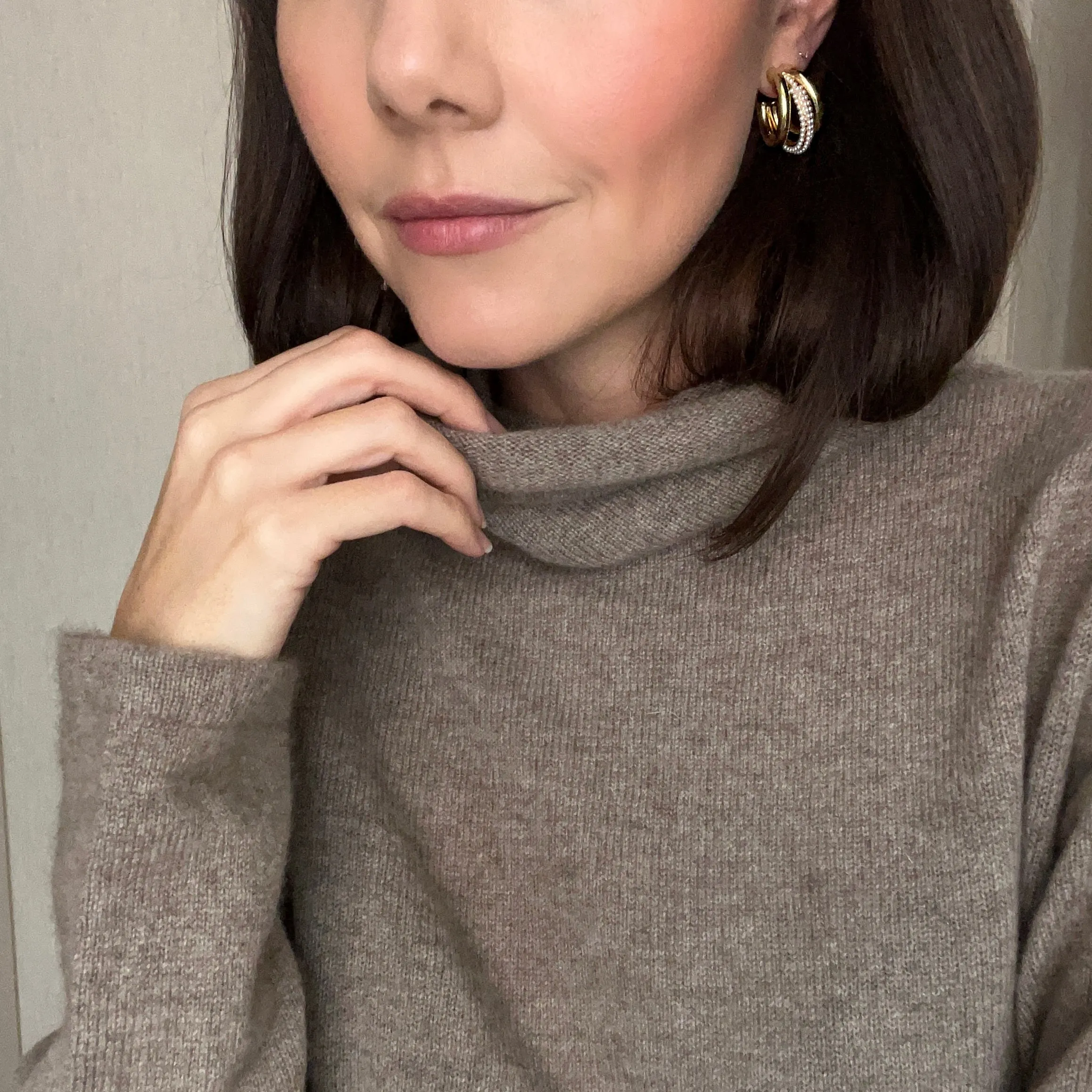 Talis Chains Claw Gold Earrings - Pearl
